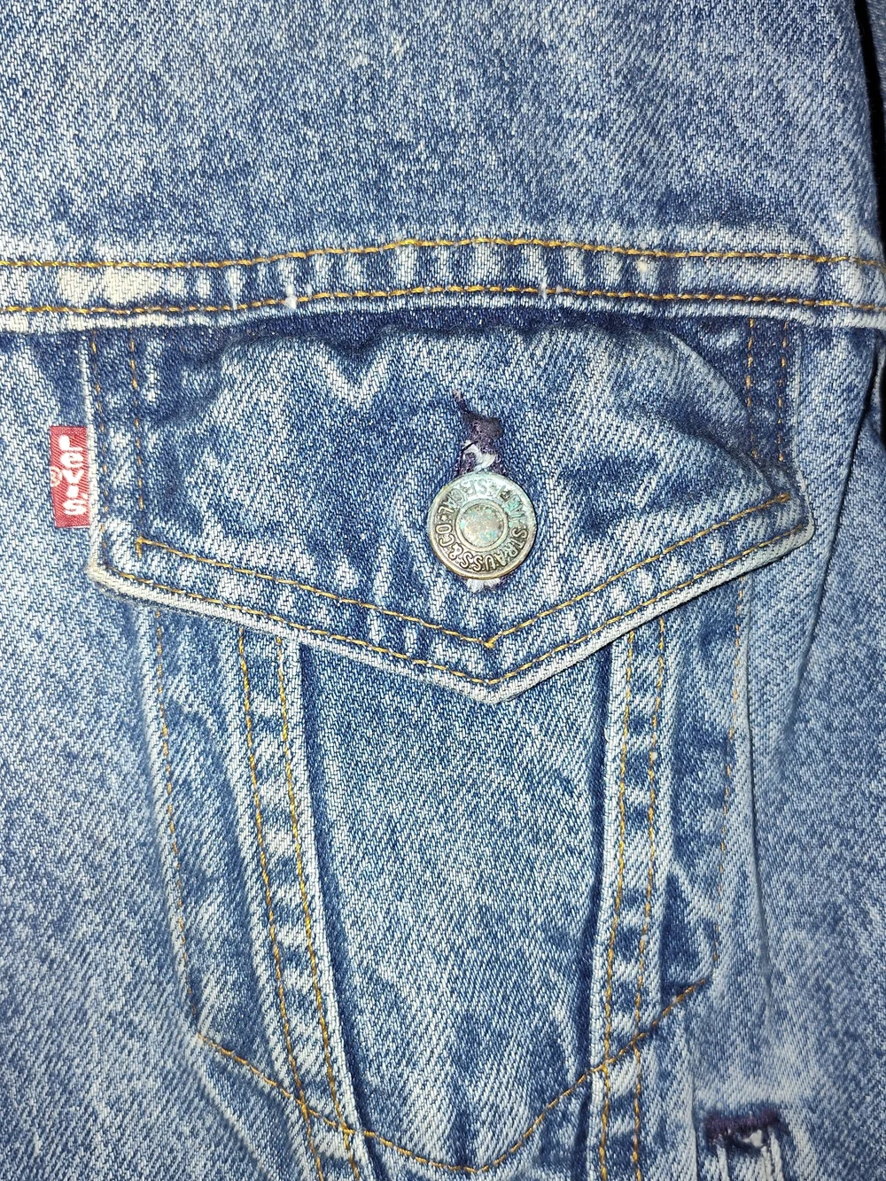 Vintage Levi's Light Blue Washed Denim Trucker Jacket Size L